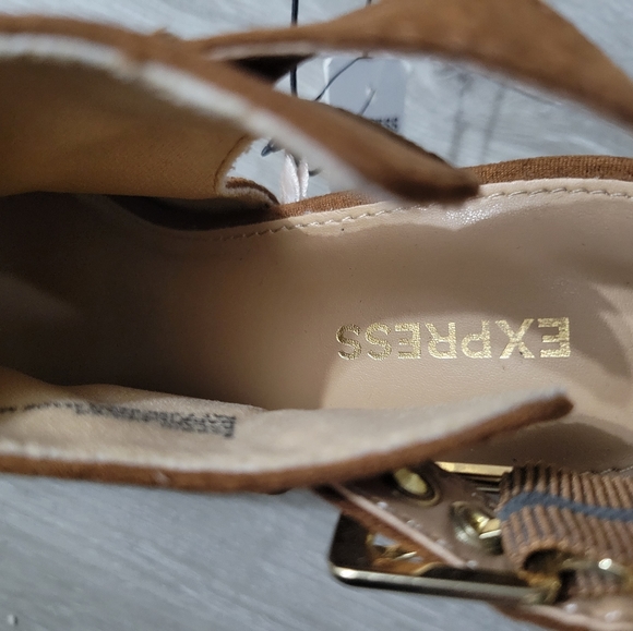 New With Tags Express suede open toe 3 1/2" heels - Picture 7 of 17